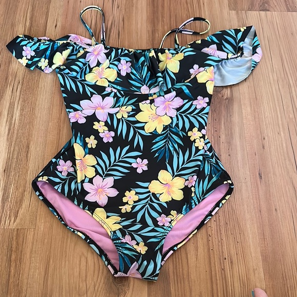 Other - Breaking Waves Floral girls Swimwear‎